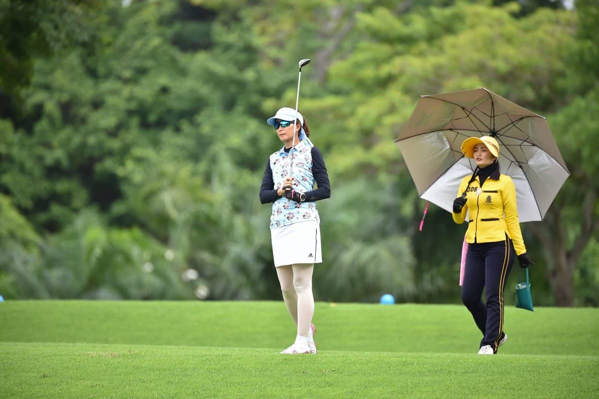 Appropriate female golf dress code on the course